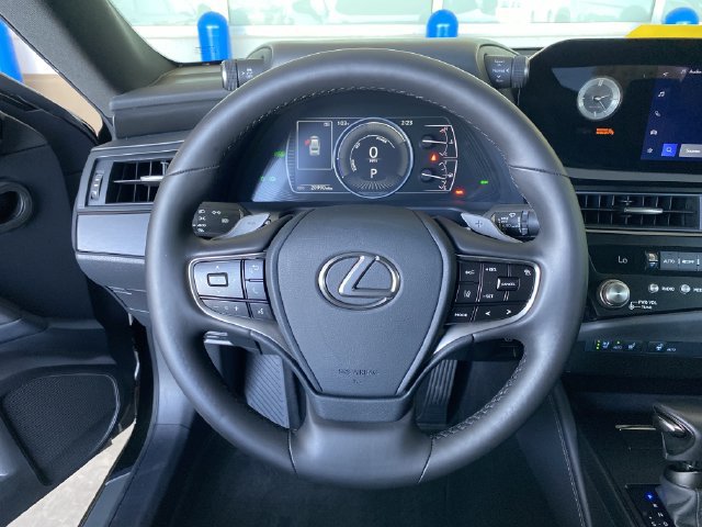 Used 2025 Lexus ES 300h w/ Premium Package FWD image 28