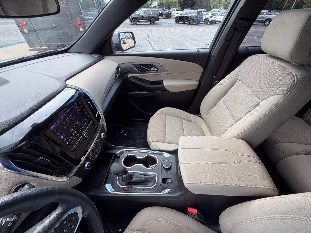 Used 2023 Chevrolet Traverse LS w/ Safety Package AWD/4WD image 14