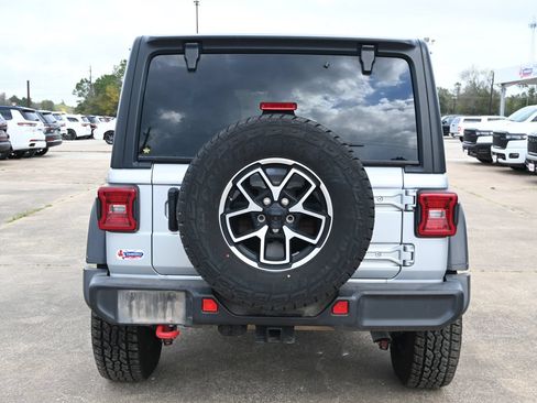 Used 2024 Jeep Wrangler Unlimited Rubicon AWD/4WD image 4