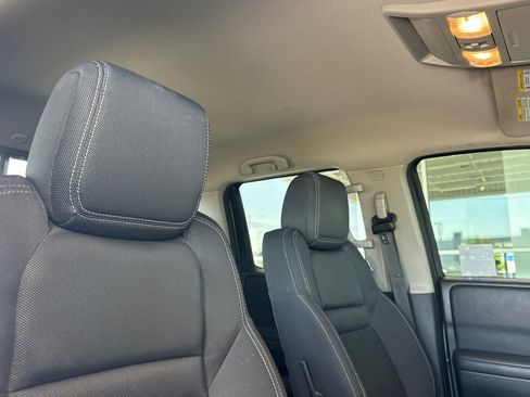 Certified 2022 Nissan Frontier SV image 16