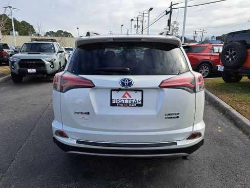 Used 2018 Toyota RAV4 Limited image 9