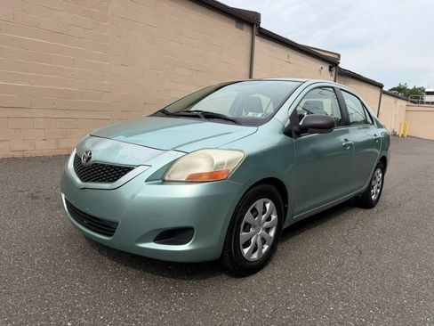 Used 2010 Toyota Yaris Sedan FWD image 3