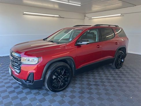 Used 2023 GMC Acadia SLT w/ Elevation Edition image 18