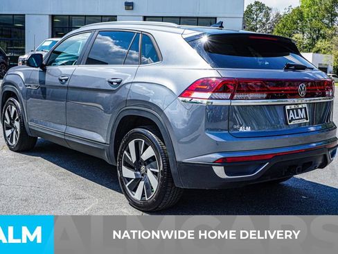 Used 2025 Volkswagen Atlas Cross Sport SE image 5