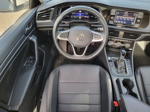 Used 2022 Volkswagen Jetta SE FWD image 23