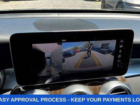 Used 2021 Mercedes-Benz GLC 300 w/ Premium Package image 17