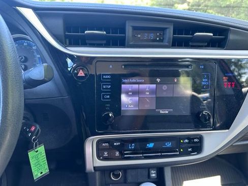 Used 2019 Toyota Corolla LE FWD image 14