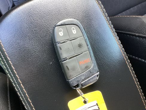 Used 2020 Jeep Compass Latitude FWD image 25