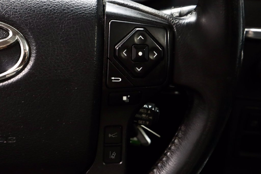 Used 2018 Toyota Sequoia TRD Sport AWD/4WD image 31
