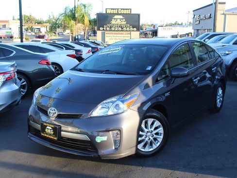 Used 2015 Toyota Prius Prime Plug-In Hybrid FWD image 42