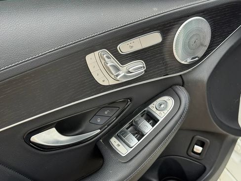 Used 2021 Mercedes-Benz C 300 Sedan image 11
