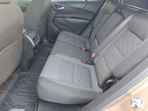 Used 2018 Chevrolet Equinox LT image 11