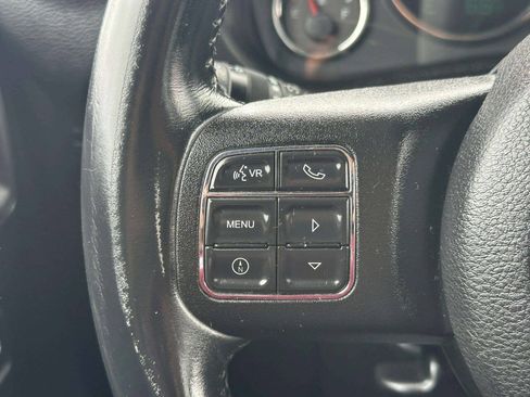 Used 2015 Jeep Wrangler Unlimited Rubicon w/ Dual Top Group AWD/4WD image 28