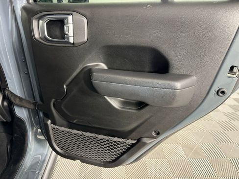 Used 2025 Jeep Wrangler Unlimited Rubicon image 27