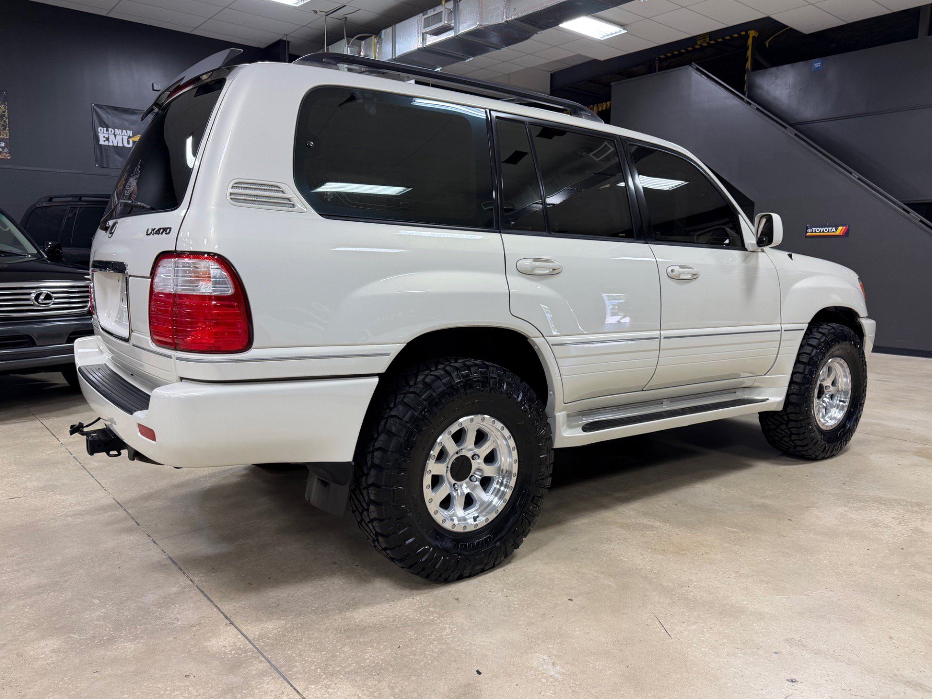 Used 2002 Lexus LX 470 4WD image 6