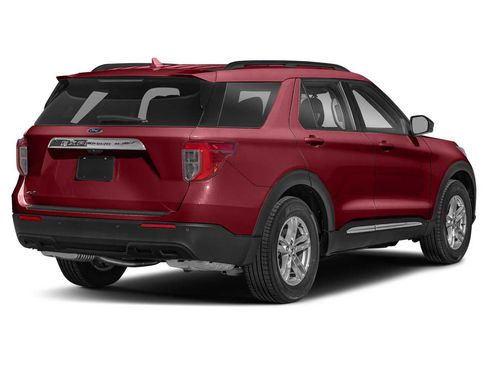 Used 2023 Ford Explorer XLT w/ Equipment Group 202A RWD image 2