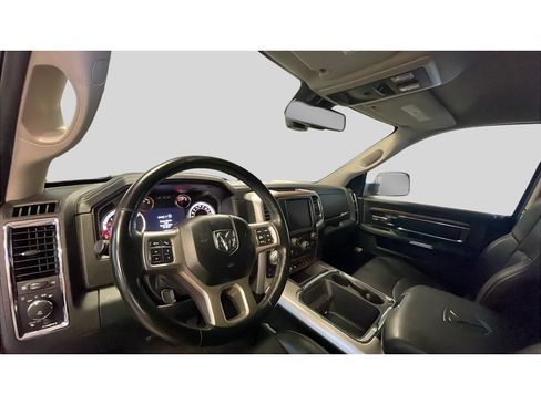 Used 2018 RAM 1500 Laramie w/ Convenience Group AWD/4WD image 11