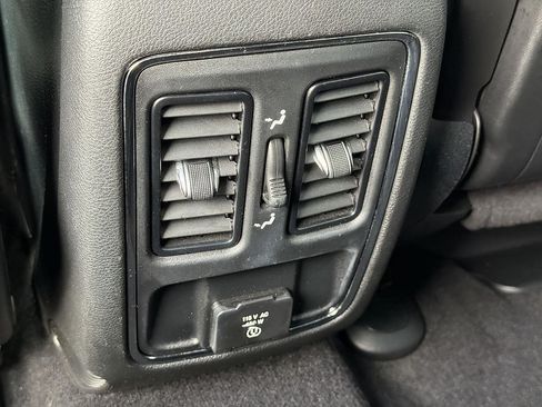 Used 2021 Jeep Grand Cherokee Laredo X AWD/4WD image 20