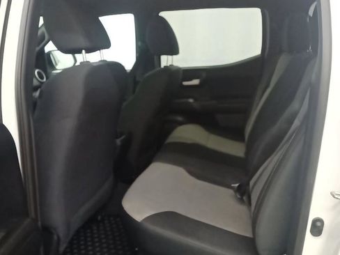 Used 2020 Toyota Tacoma TRD Sport AWD/4WD image 11