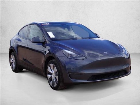 Used 2023 Tesla Model Y Long Range AWD/4WD image 6