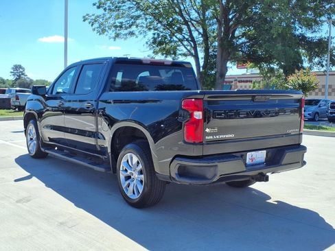 Used 2022 Chevrolet Silverado 1500 Custom RWD image 2