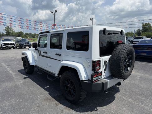 Used 2015 Jeep Wrangler Unlimited Sahara w/ Mopar Chrome Edition Group AWD/4WD image 7