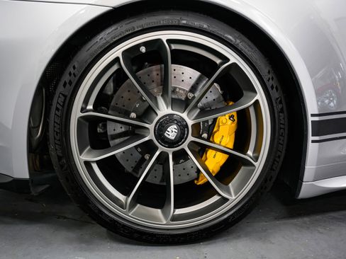 Used 2016 Porsche 911 R RWD image 54