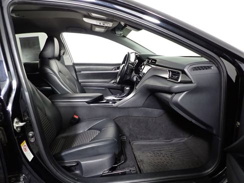 Used 2019 Toyota Camry SE FWD image 36