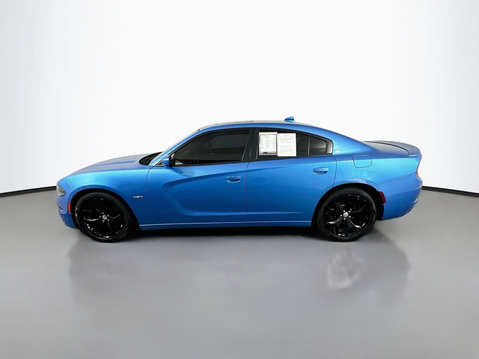 Used 2015 Dodge Charger R/T RWD image 4