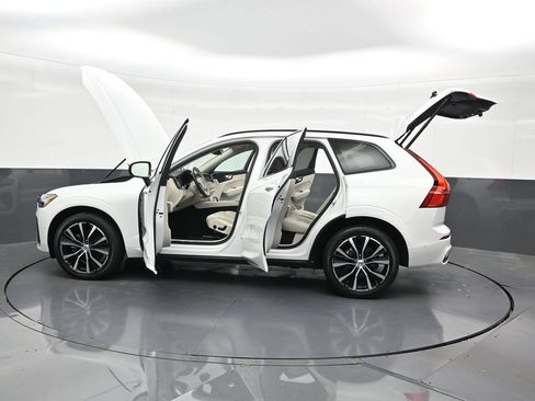 Used 2024 Volvo XC60 B5 Plus w/ Protection Package Premier AWD/4WD image 39