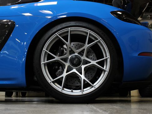 Used 2023 Porsche 718 Cayman GT4 RS image 10