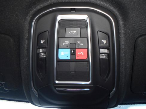 Certified 2024 Jeep Grand Cherokee Limited w/ Black Appearance Package image 17