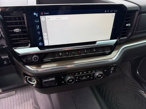 Used 2024 Chevrolet Silverado 2500 LT AWD/4WD image 18