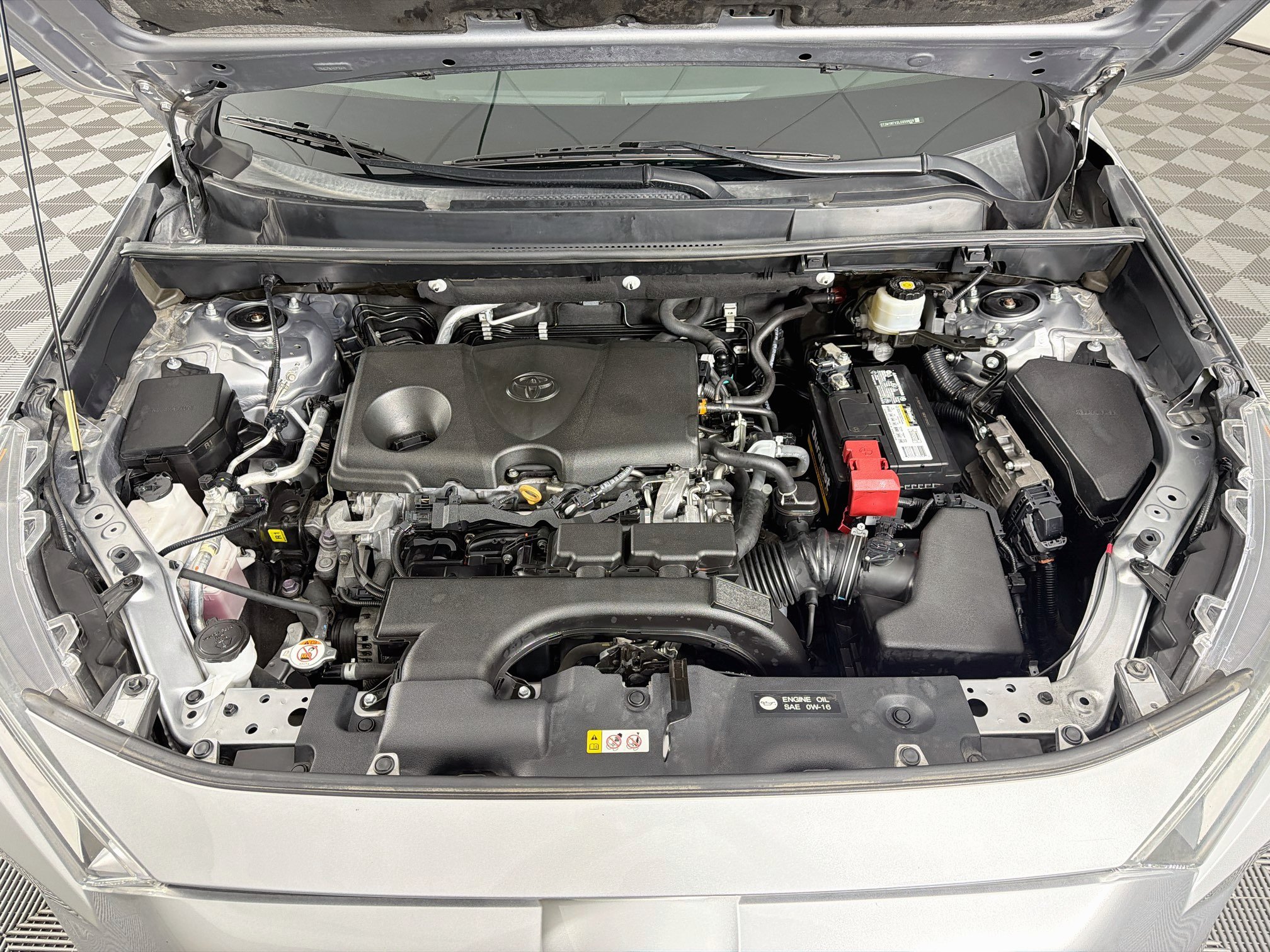 Used 2020 Toyota RAV4 XLE w/ Convenience Package FWD image 35