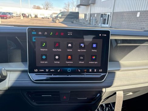 New 2026 Volkswagen Tiguan SE R-Line AWD/4WD image 13