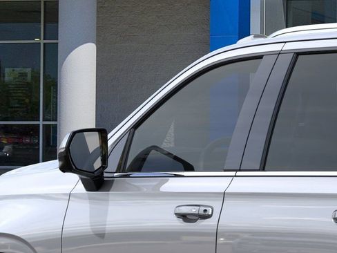 New 2026 Chevrolet Suburban Premier AWD/4WD image 12