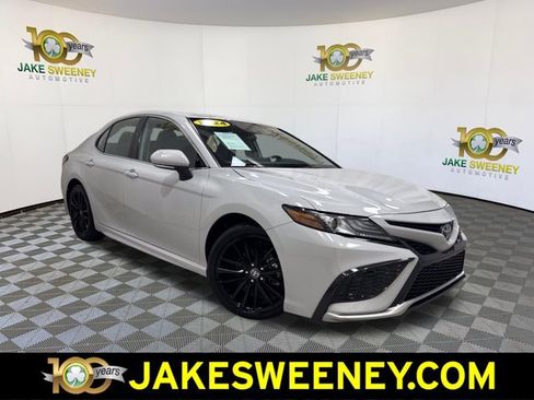 Used 2024 Toyota Camry XSE FWD image 1