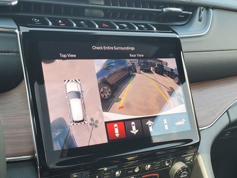 New 2025 Jeep Grand Cherokee Summit image 11