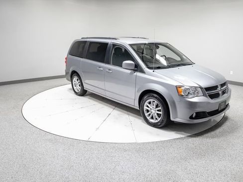Used 2019 Dodge Grand Caravan SXT FWD image 27
