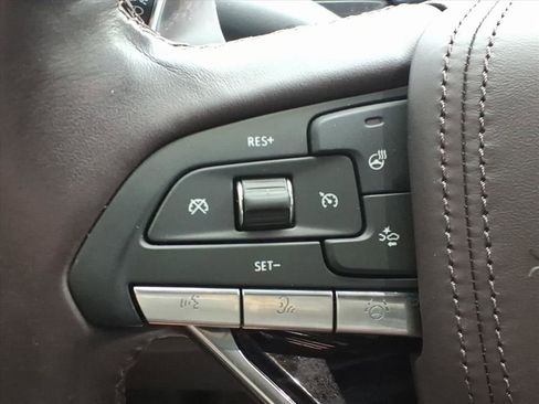 Used 2023 Cadillac Escalade ESV V image 12