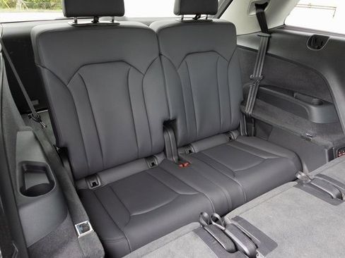 Used 2024 Audi Q7 3.0T Premium Plus image 19