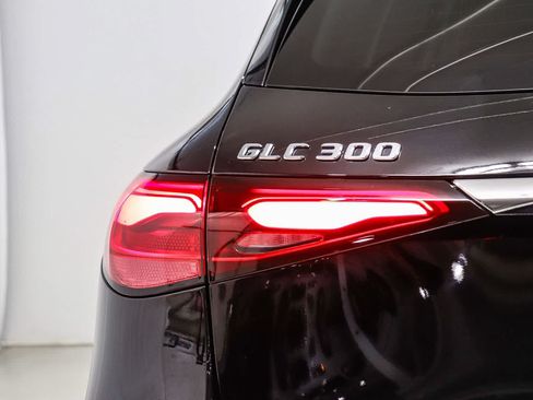 Used 2023 Mercedes-Benz GLC 300 image 11
