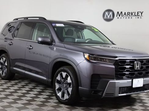 Certified 2026 Honda Pilot Touring image 1