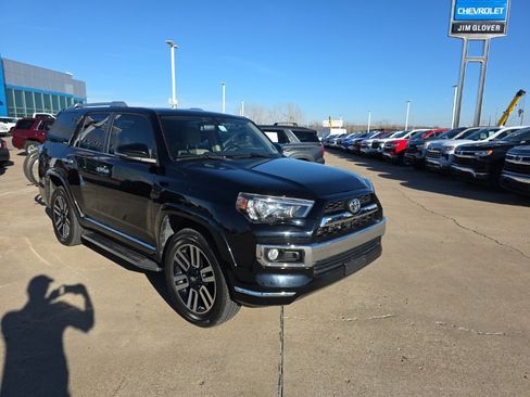 Used 2019 Toyota 4Runner SR5 image 3