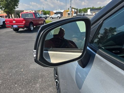 Used 2022 Toyota Highlander XSE image 35