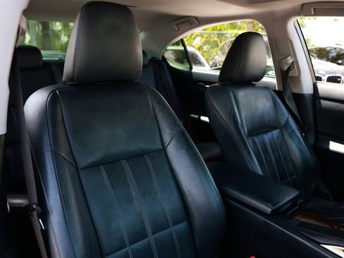 Used 2016 Lexus ES 350 w/ Luxury Package w/Wood Trim FWD image 20