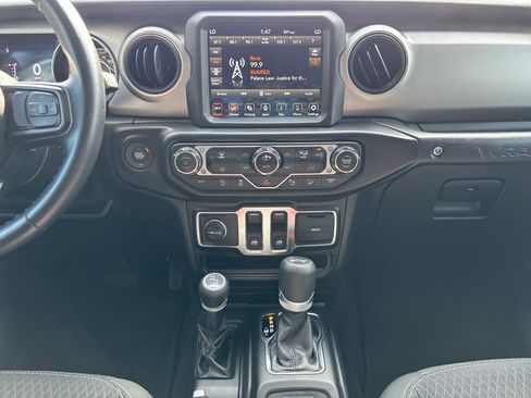 Used 2021 Jeep Wrangler Sport image 12