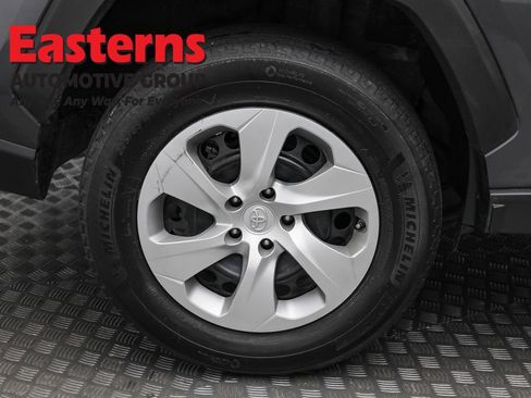 Used 2022 Toyota RAV4 LE image 30