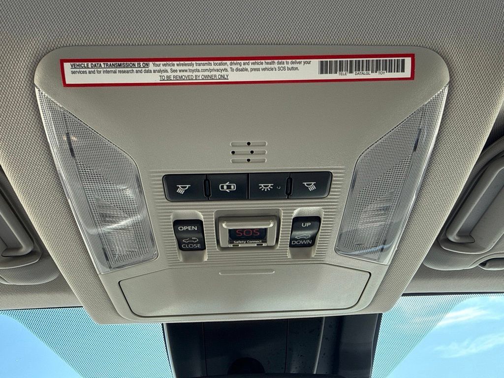 Used 2019 Toyota RAV4 XLE Premium AWD/4WD image 17