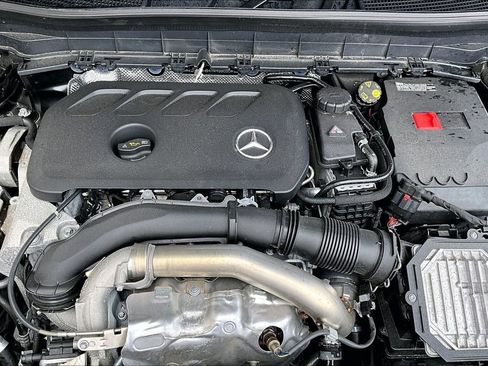 Used 2026 Mercedes-Benz GLB 250 4MATIC image 34